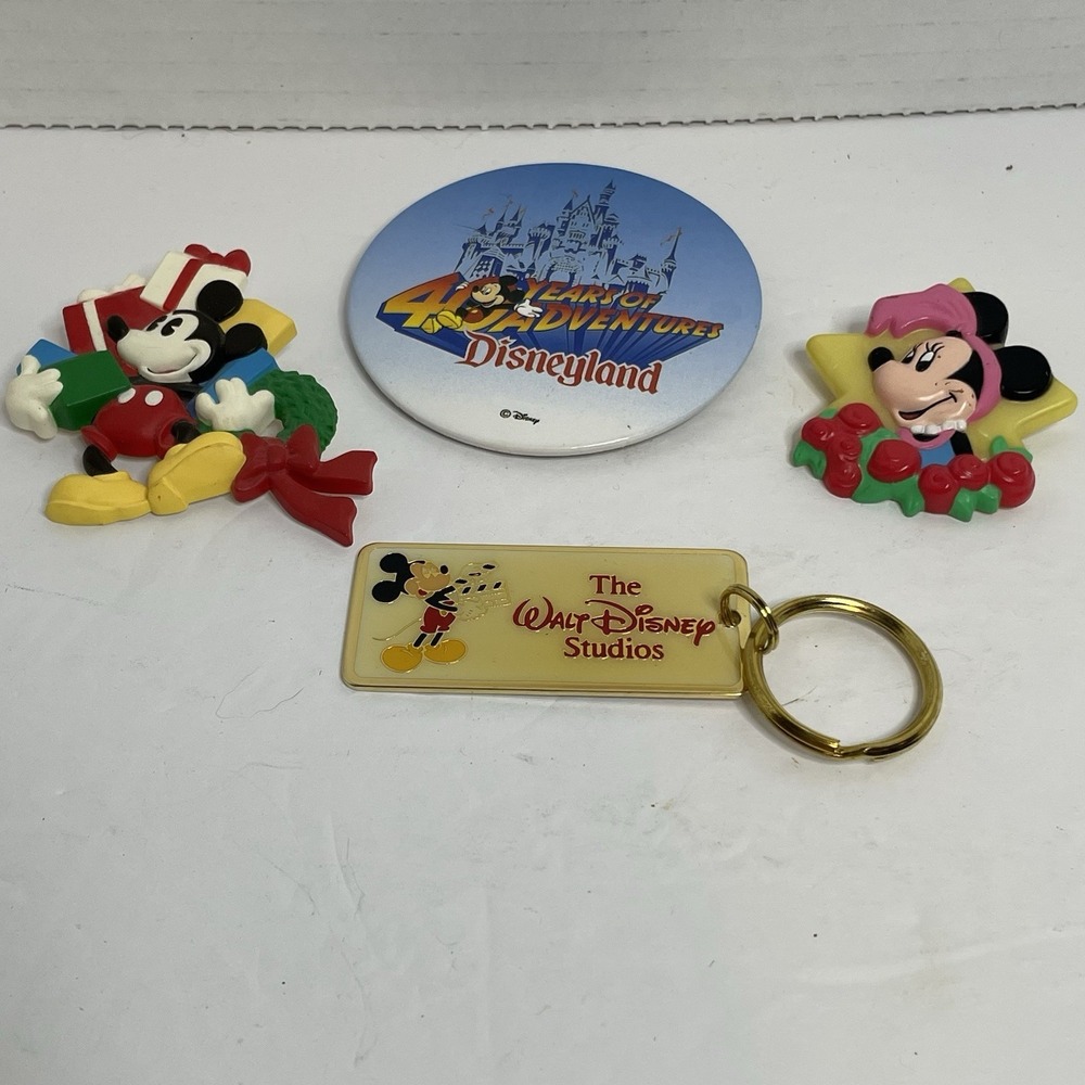 Disney Avon Minnie Mouse 1989 Plastic Pin Vintage Micky Pin Walt Keychains Lot 4